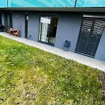 Holesovice, Garden, Garage Apartamento